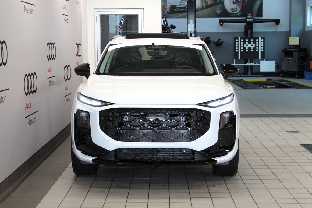 Thumbnail: 2026 Audi Q3 - 9