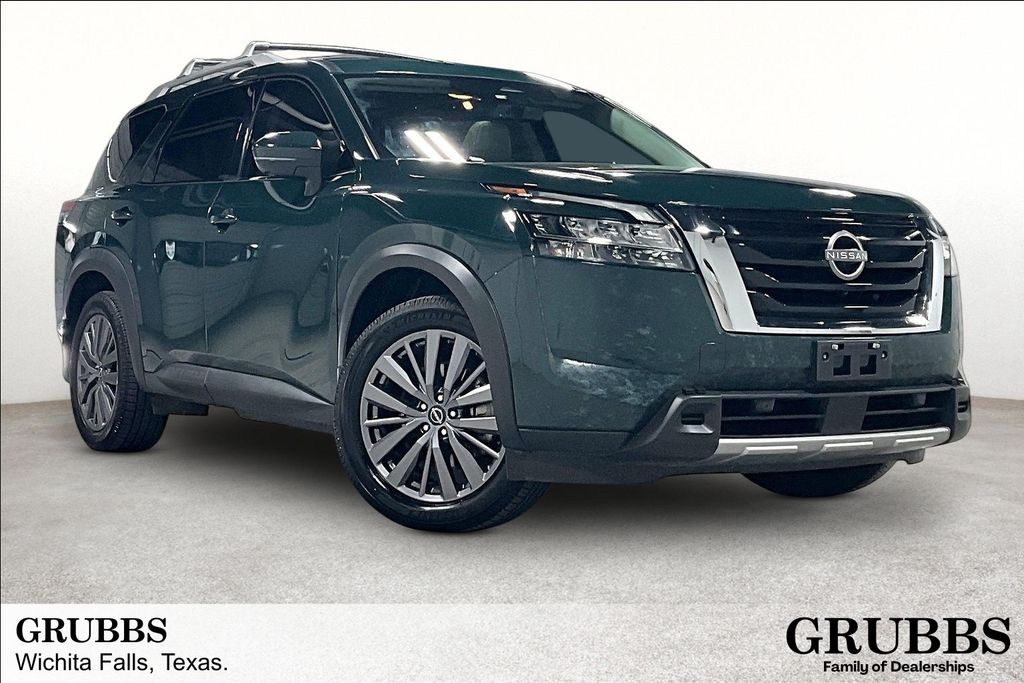 2023 Nissan Pathfinder SL 4WD