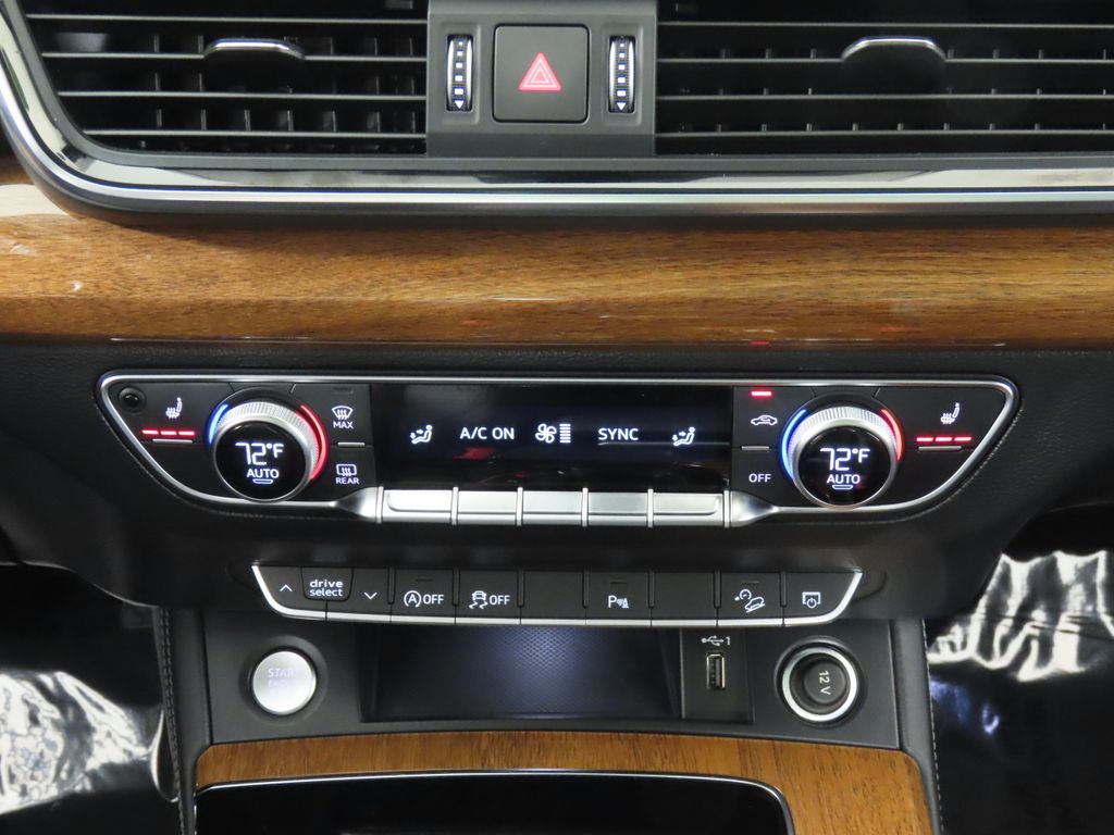 Thumbnail: 2022 Audi Q5 - 20