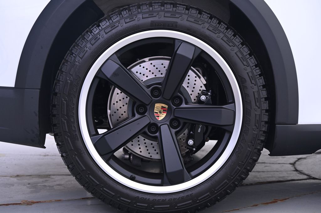 2024 Porsche 911 Carrera S 23