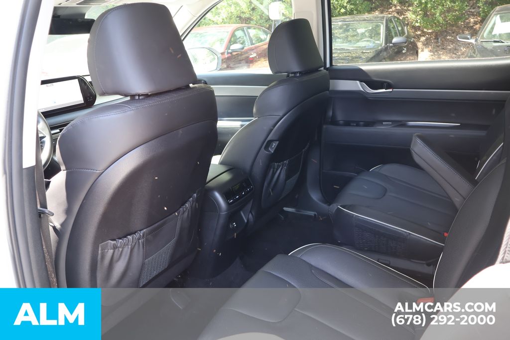 Used 2025 White Hyundai SEL image 16