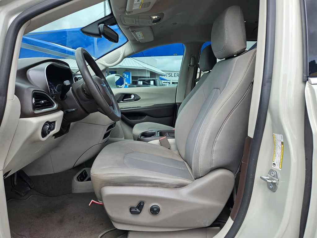 Used Car 2019 Chrysler Pacifica  Touring Plus For Sale Under $20,000 In San Marcos, Texas
