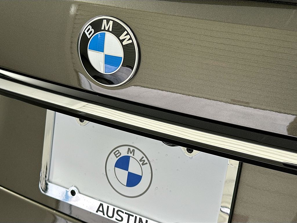 Thumbnail: 2026 BMW X7 - 22