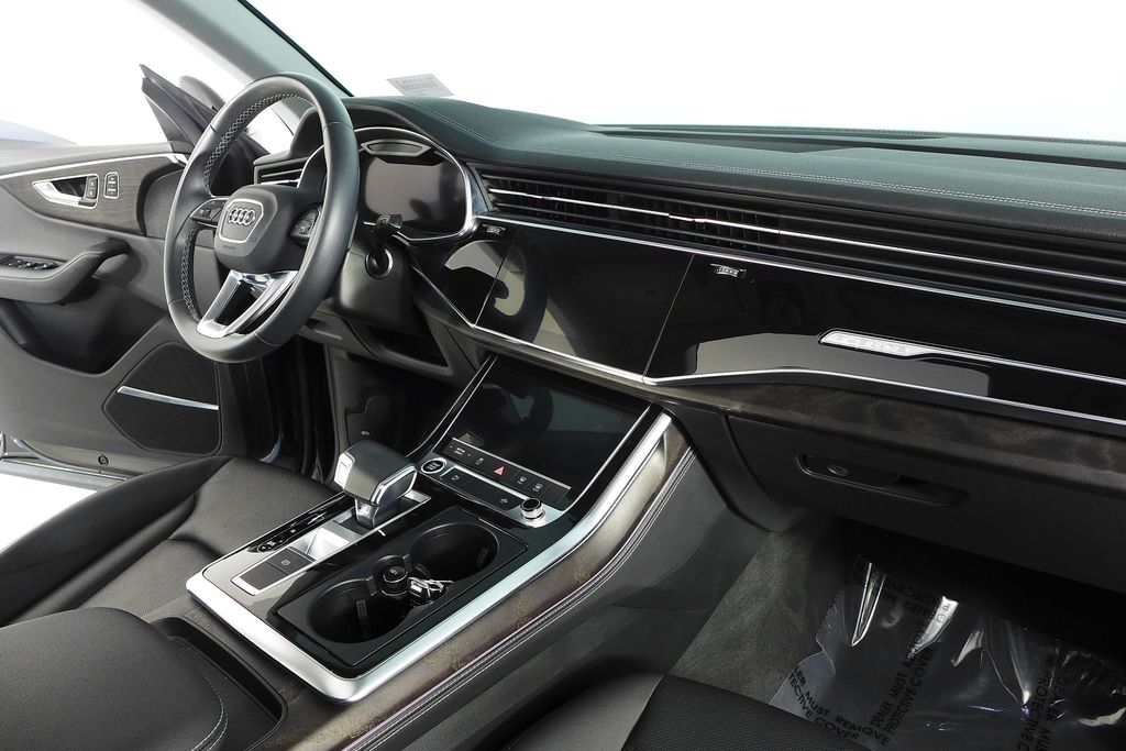 Thumbnail: 2023 Audi Q8 - 13