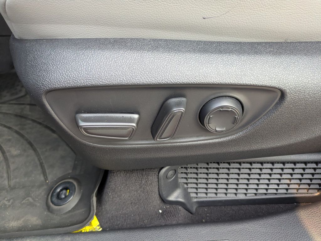 Used 2025 Toyota Sienna Van