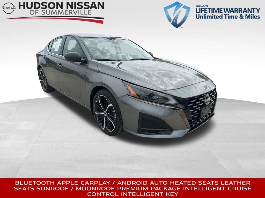 2024 Gun Metallic Nissan Altima 2.5 SR Sedan