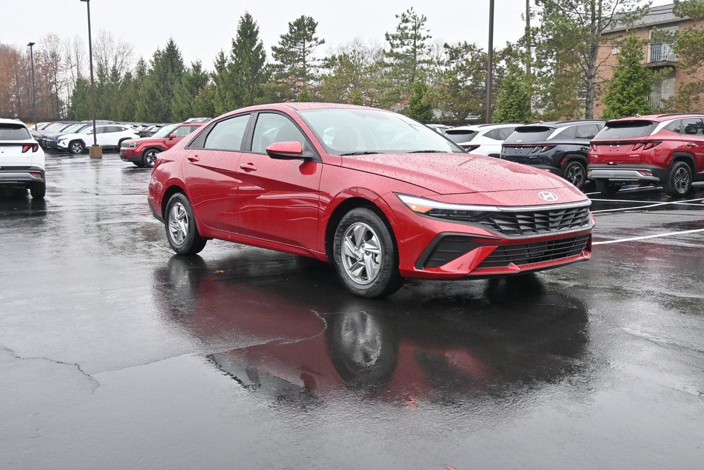 2025 Hyundai Elantra SE