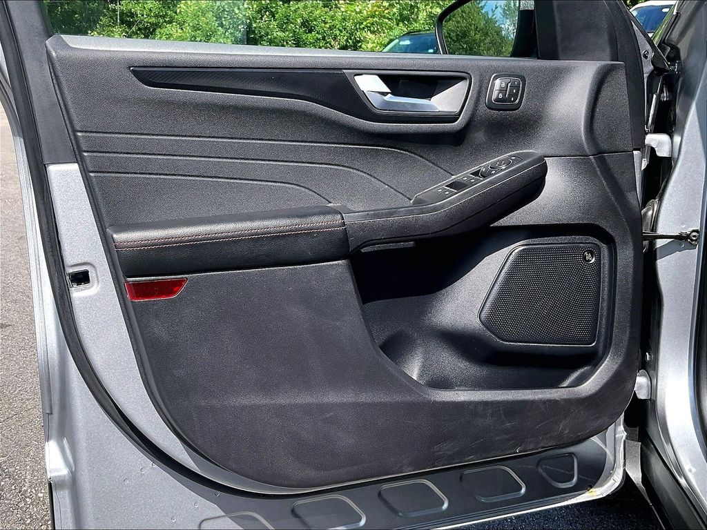 2022 Ford Escape — photo 9