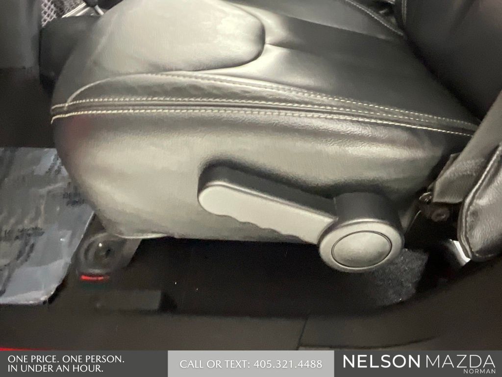 Used 2016 Red Jeep Unlimited Rubicon image 25