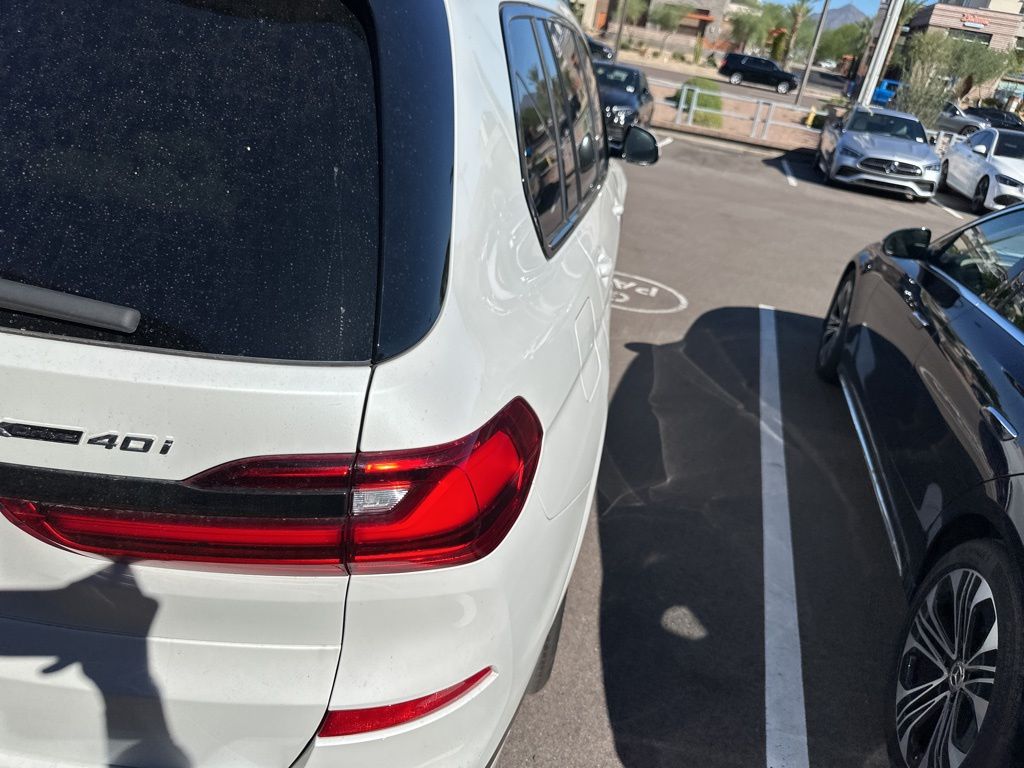 Thumbnail: 2021 BMW X7 - 8