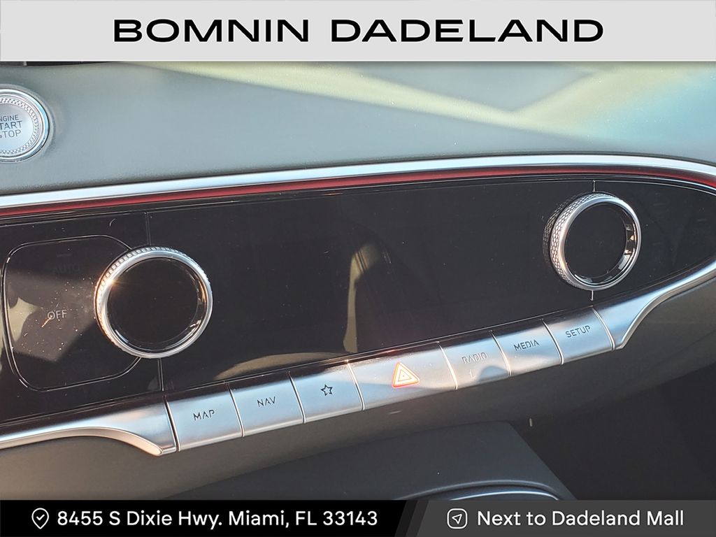2022 Genesis GV70 2.5T Advanced photo