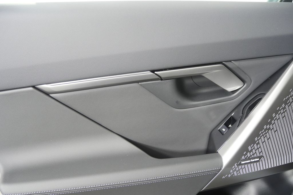 Thumbnail: 2027 BMW i5 - 13