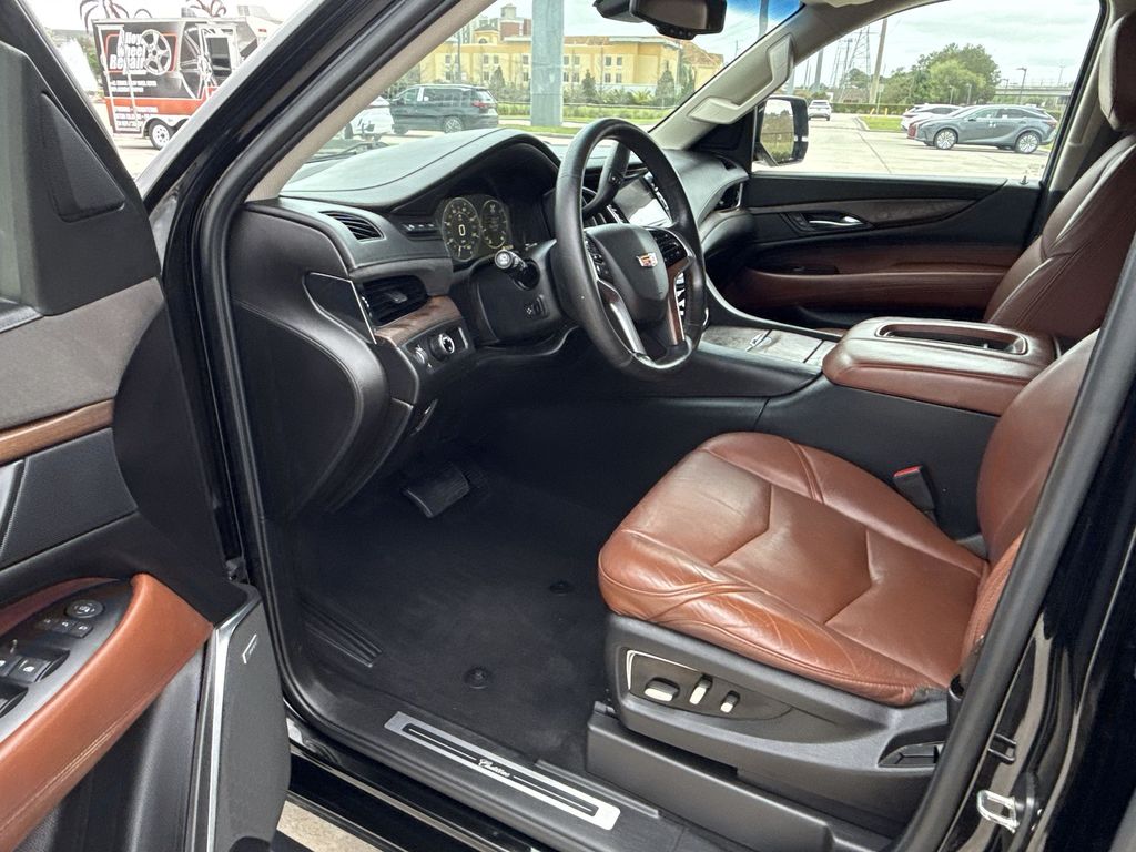 Thumbnail: 2015 Cadillac Escalade - 30