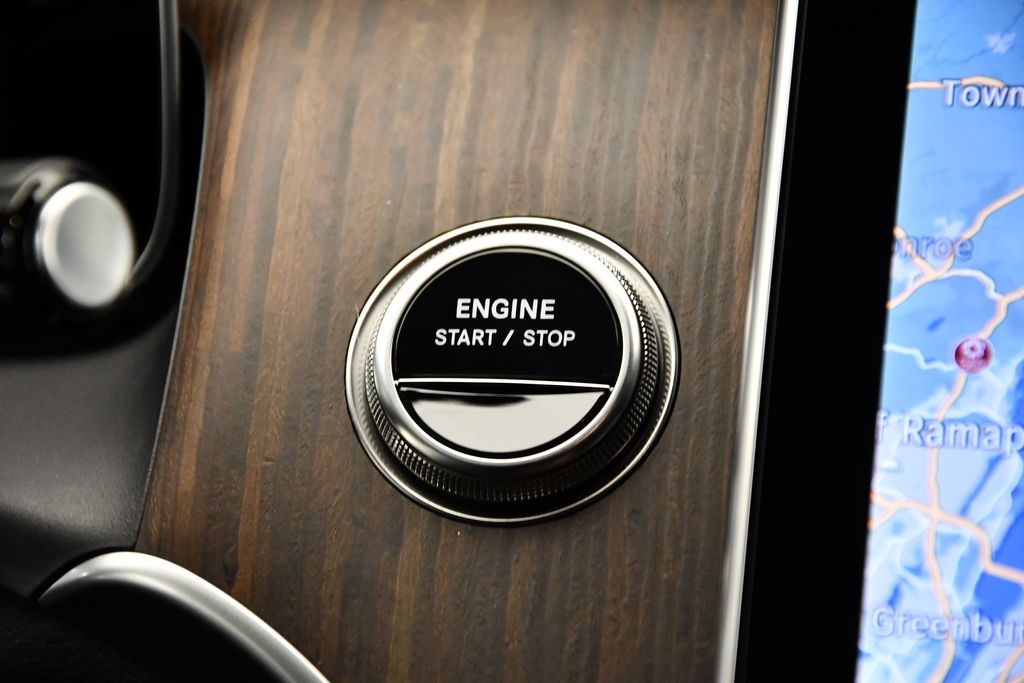 Thumbnail: 2025 Mercedes-Benz GLC - 26