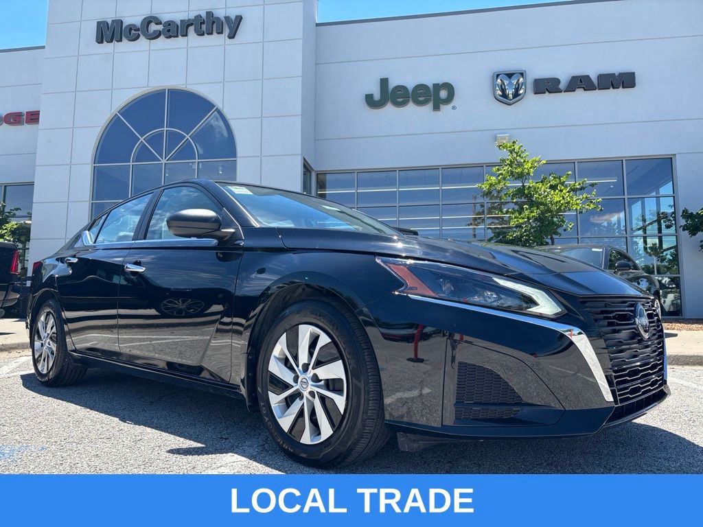Super Black 2024 Nissan Altima Sedan Front-Wheel Drive Continuously Variable Transmission