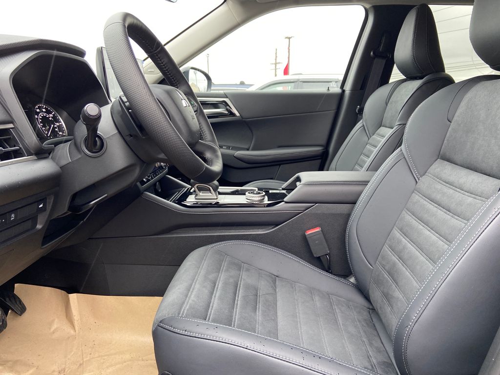 2026 Mitsubishi Outlander SE - 9