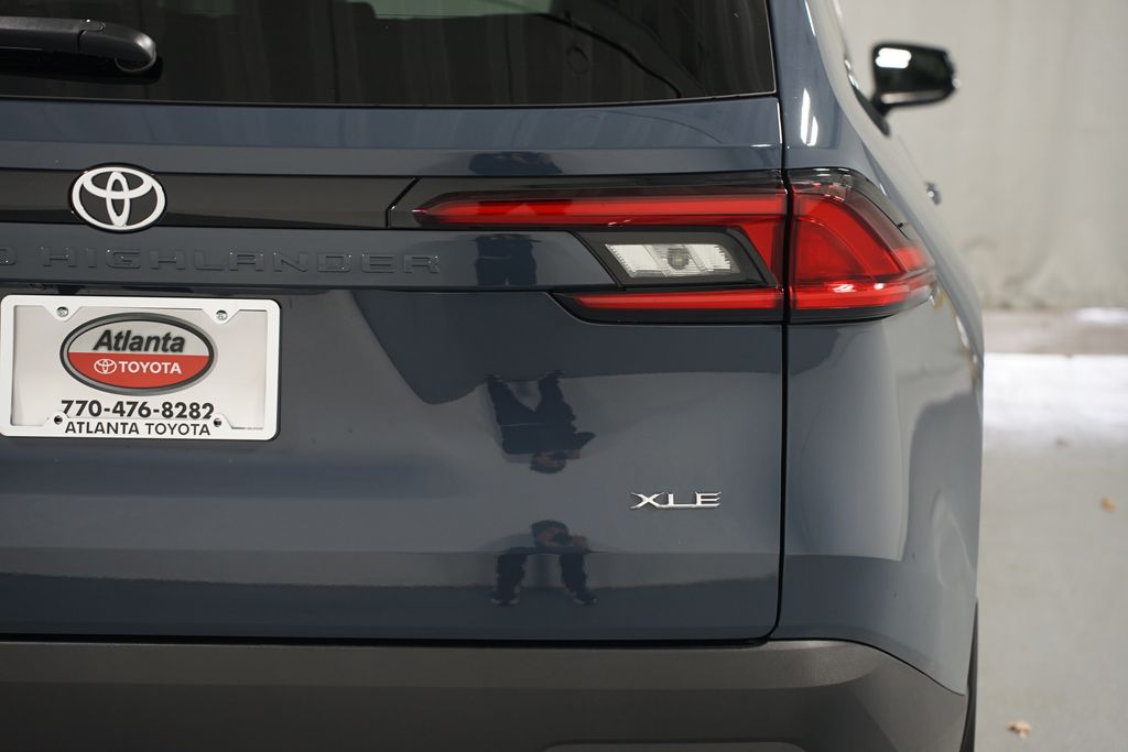 Thumbnail: 2025 Toyota Grand Highlander - 10