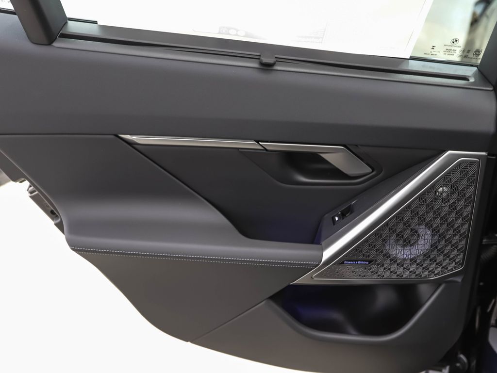 2025 BMW M5 Base 18
