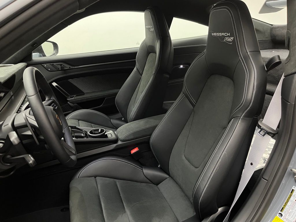 Thumbnail: 2025 Porsche 911 - 5