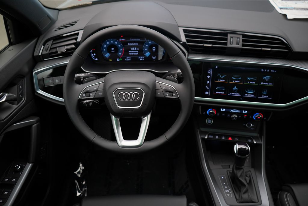 2024 Audi Q3  12