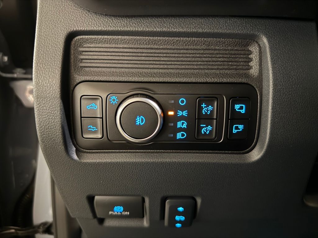 New 2026 Gray Ford Platinum image 31