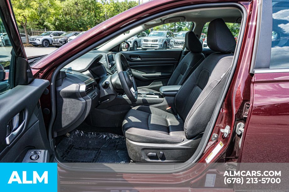 Used 2024 Red Nissan 2.5 SV image 18