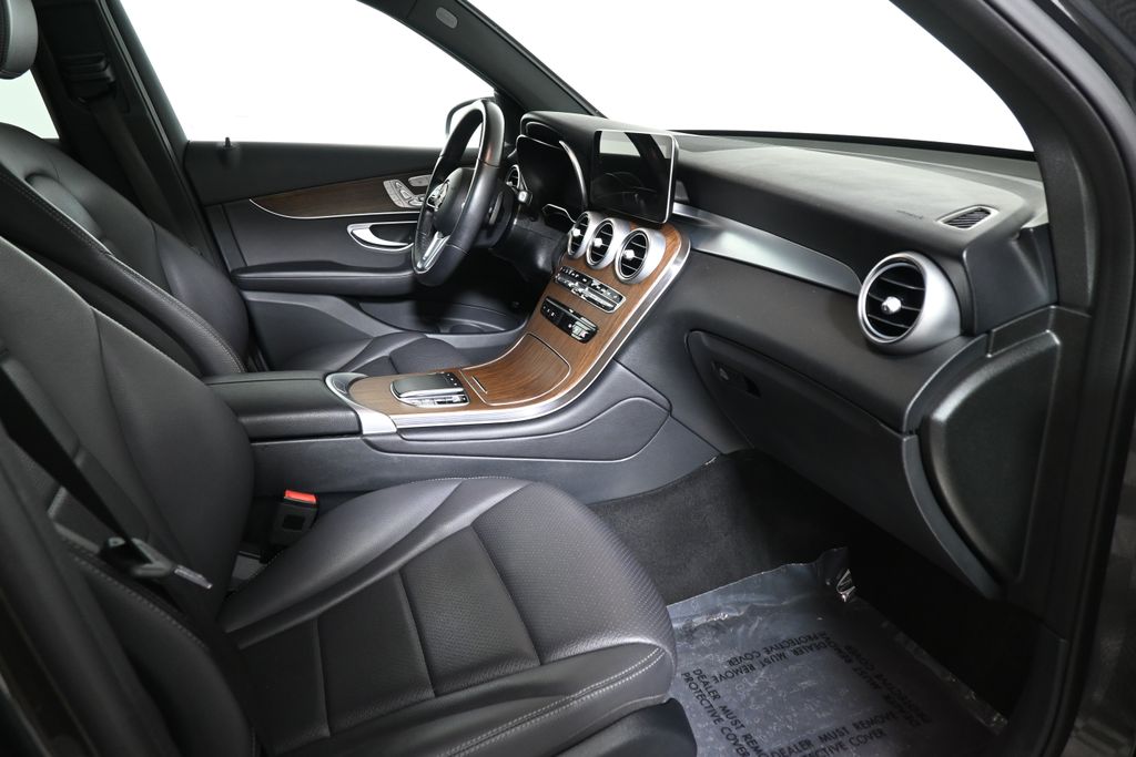 Thumbnail: 2022 Mercedes-Benz GLC - 26