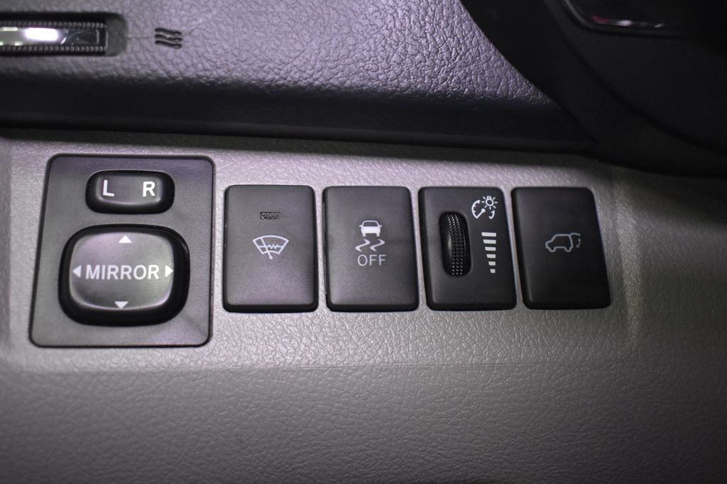 2013 Toyota Highlander Plus 18