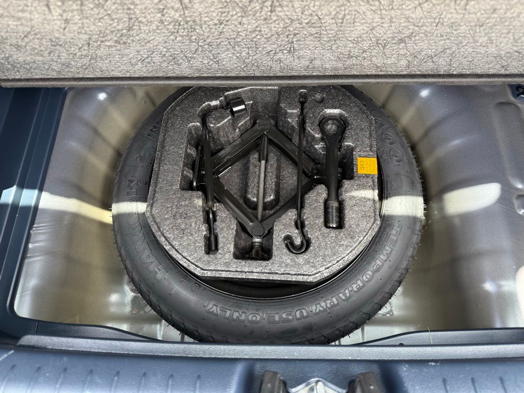 Thumbnail: 2023 Hyundai Venue - 26