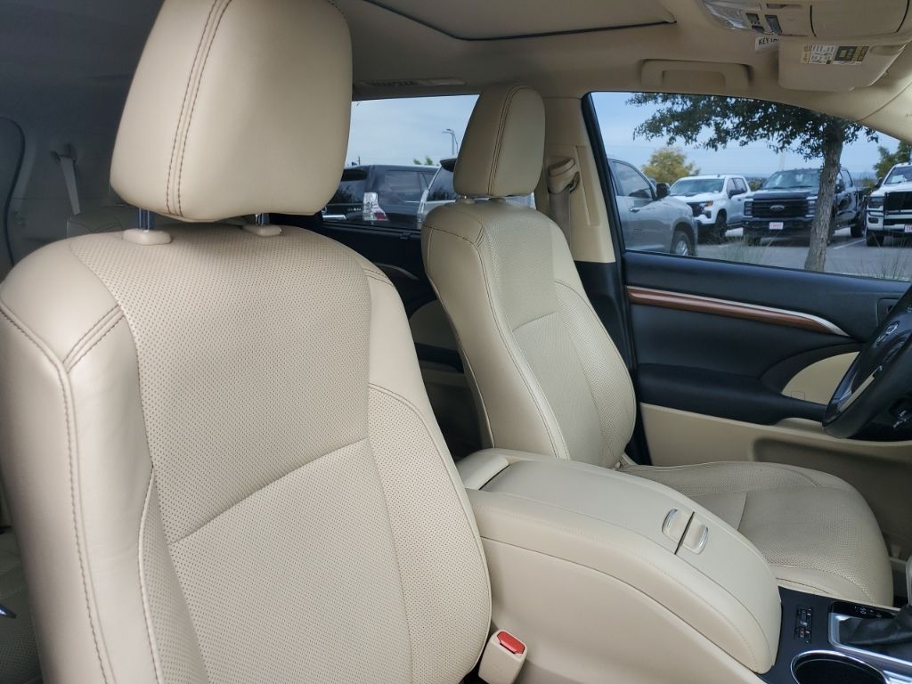 Used Car 2017 Toyota Highlander  Limited For Sale Under $25,000 In Austin, Texas