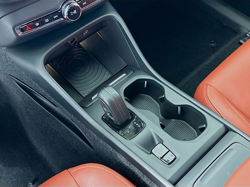 Thumbnail: 2019 Volvo XC40 - 17