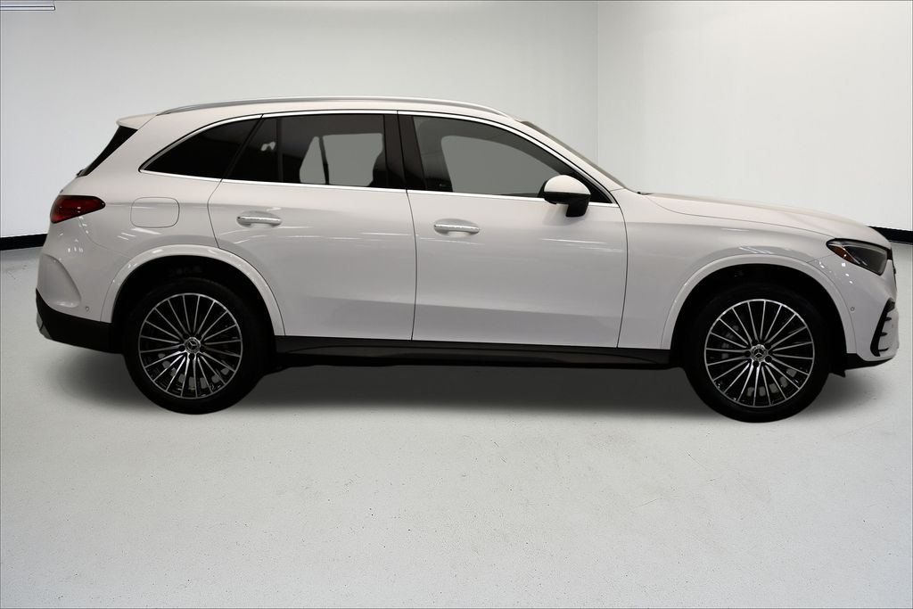 Thumbnail: 2025 Mercedes-Benz GLC - 6