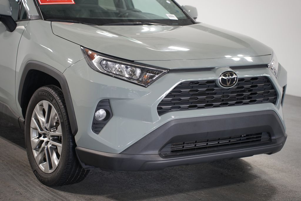 Thumbnail: 2021 Toyota RAV4 - 4