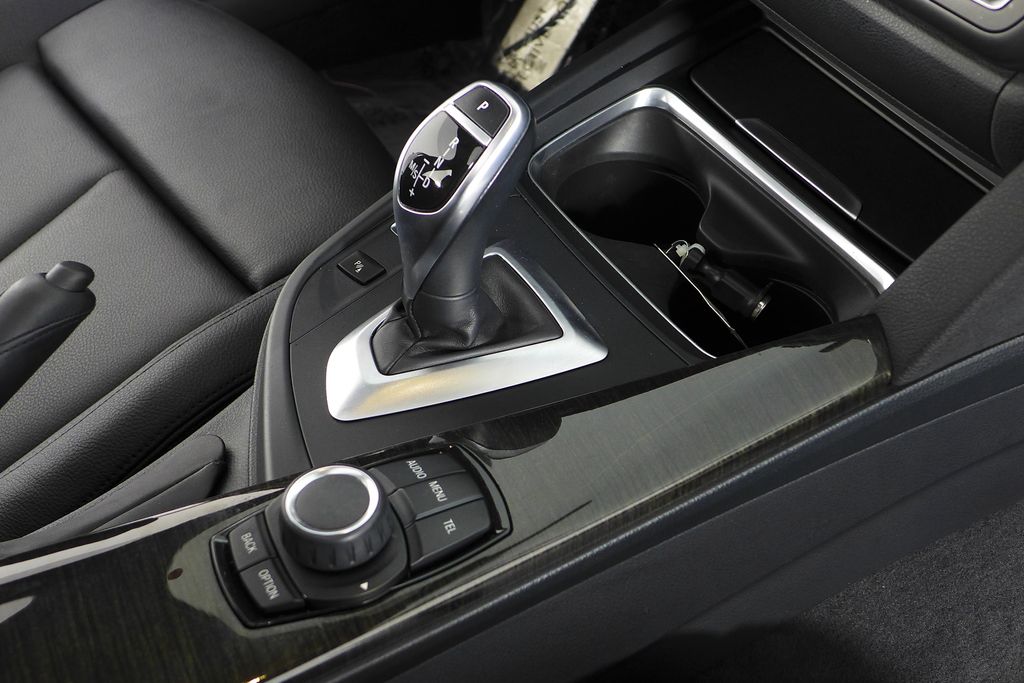 Thumbnail: 2015 BMW 3 Series - 15