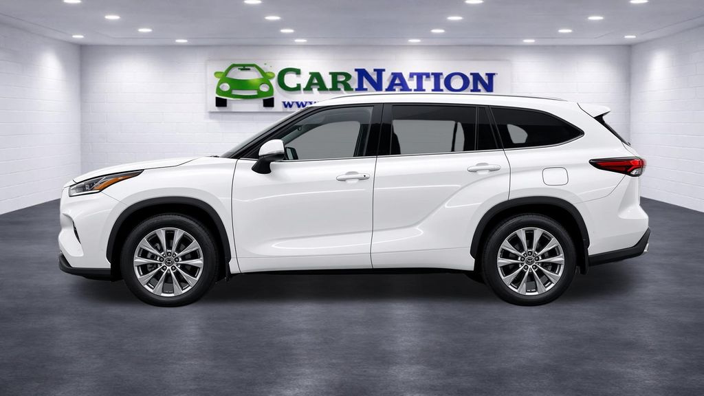 Photo 3 of 2020 Toyota Highlander Limited