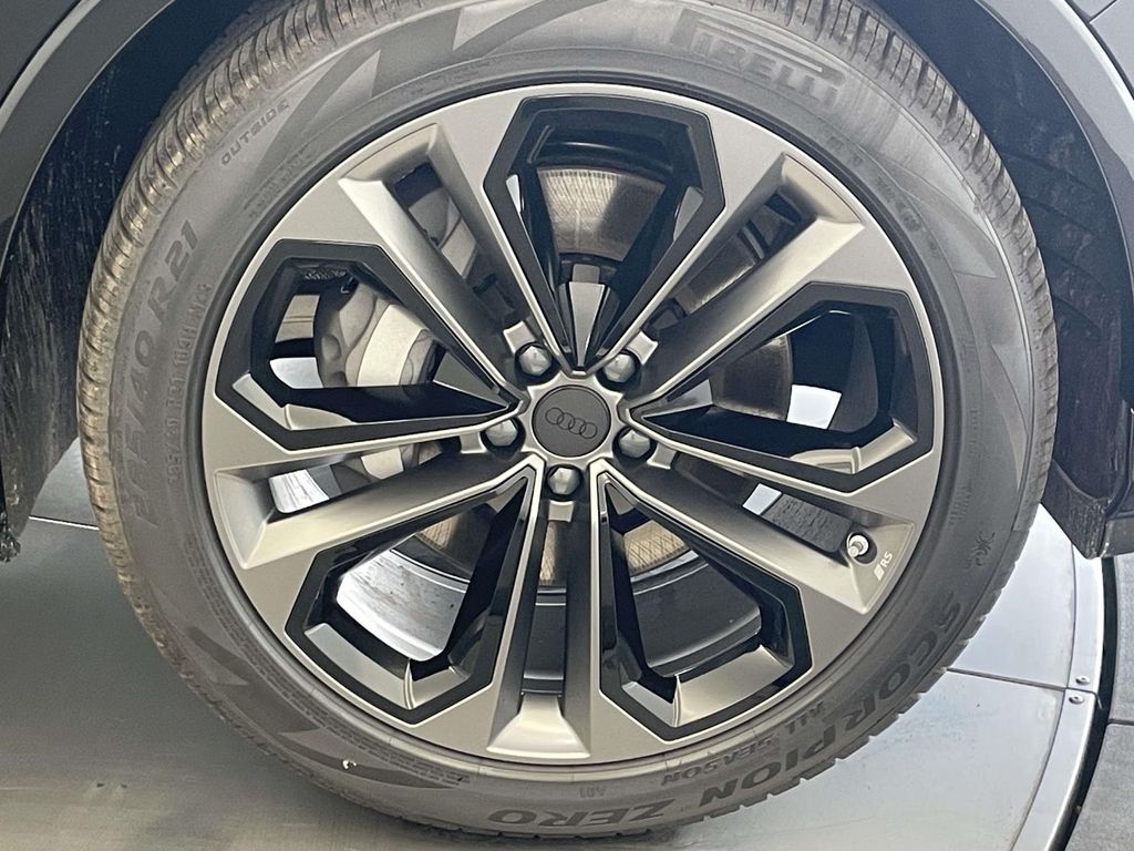2026 Audi Q7  Black at Audi Porsche Sewickley