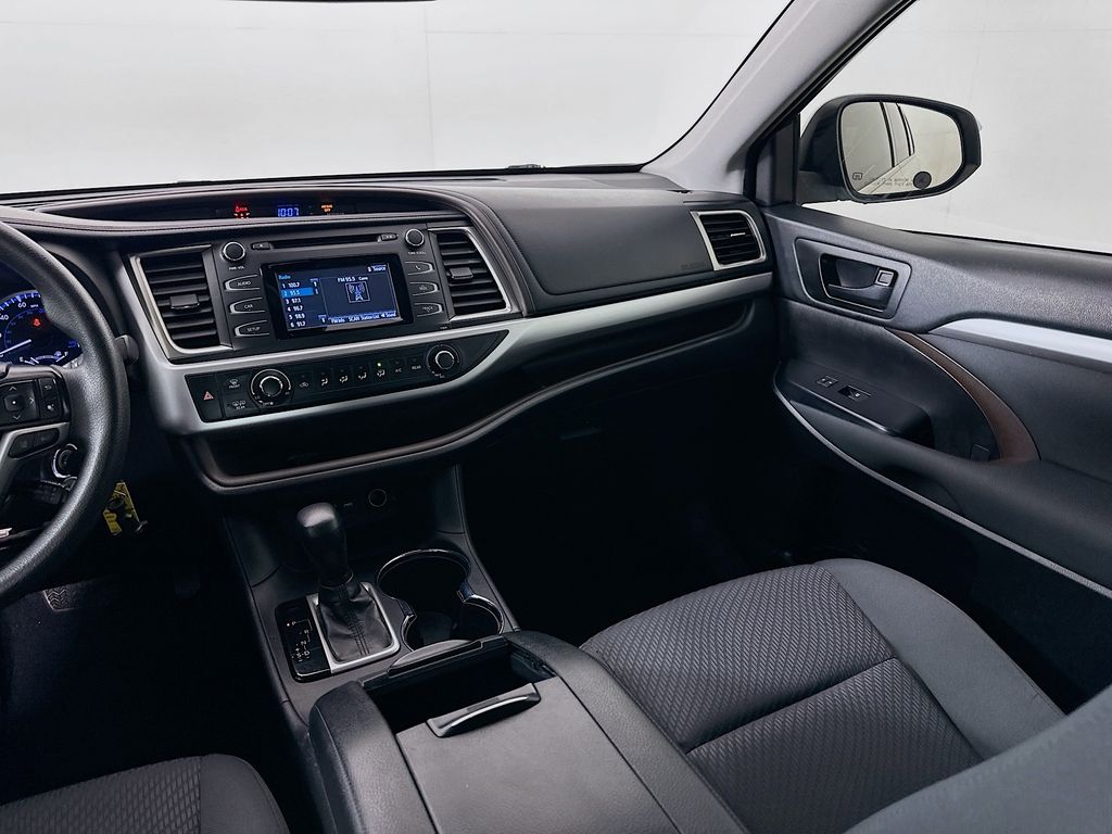 Thumbnail: 2019 Toyota Highlander - 22