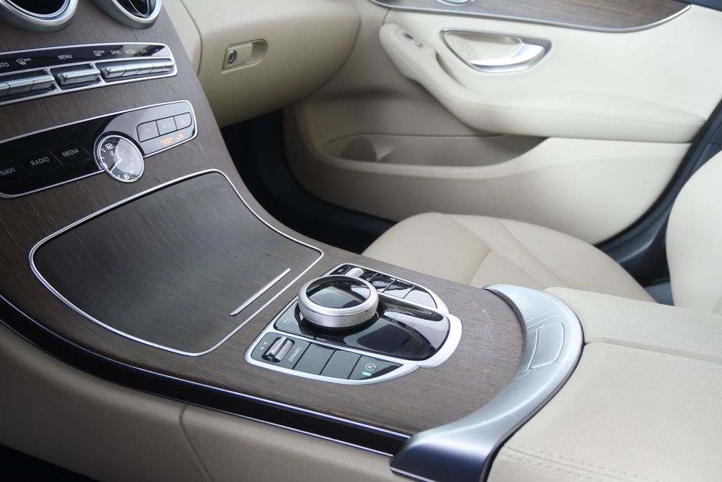 Thumbnail: 2019 Mercedes-Benz C-Class - 21