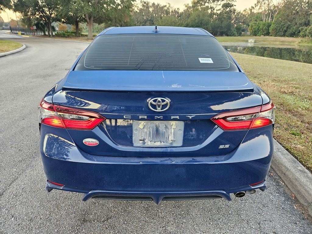 2023 Toyota Camry SE 4