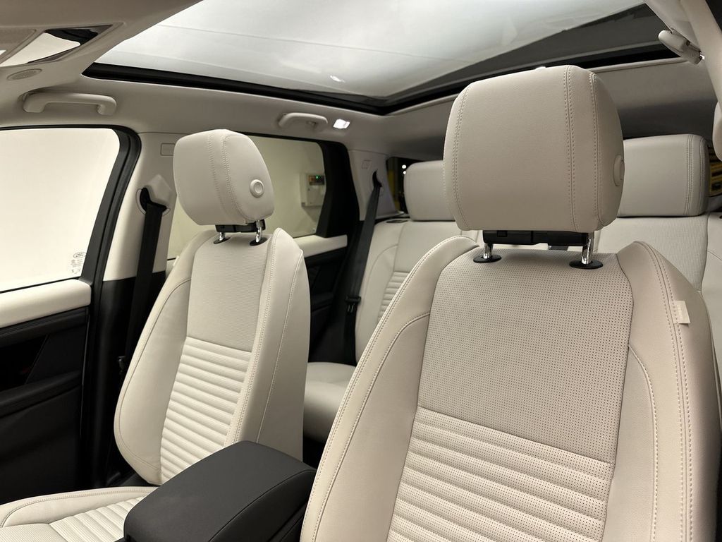 Thumbnail: 2024 Land Rover Discovery Sport - 14