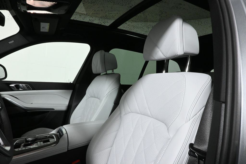 Thumbnail: 2026 BMW X5 - 4