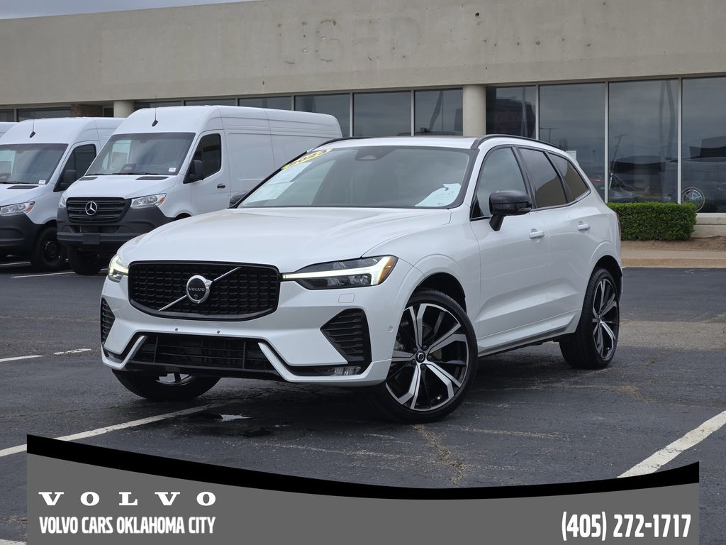 2023 Volvo XC60 B6 Ultimate Dark Theme