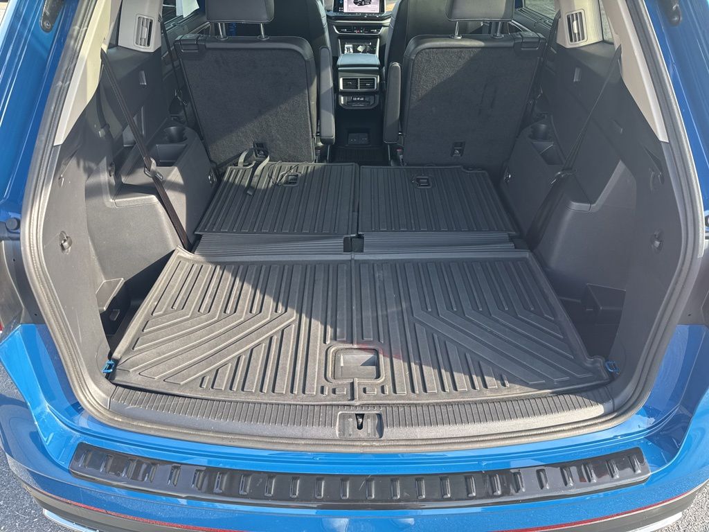 2025 Volkswagen Atlas 2.0T SE w/Technology Blue at Subaru and VW of Moon Township