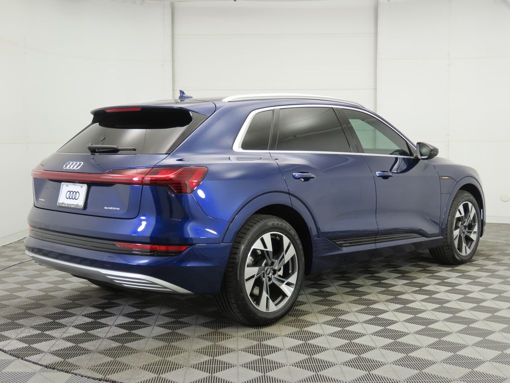 2022 Audi e-tron Premium 5