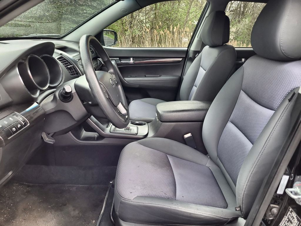 2012 Kia Sorento LX 5