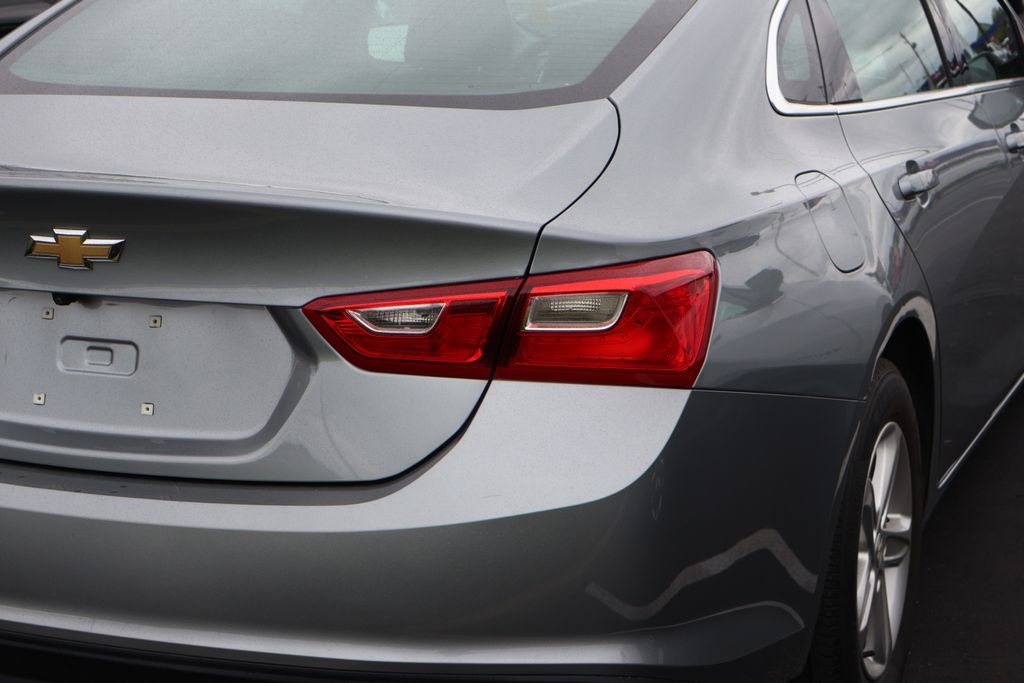 2023 Chevrolet Malibu LS 9