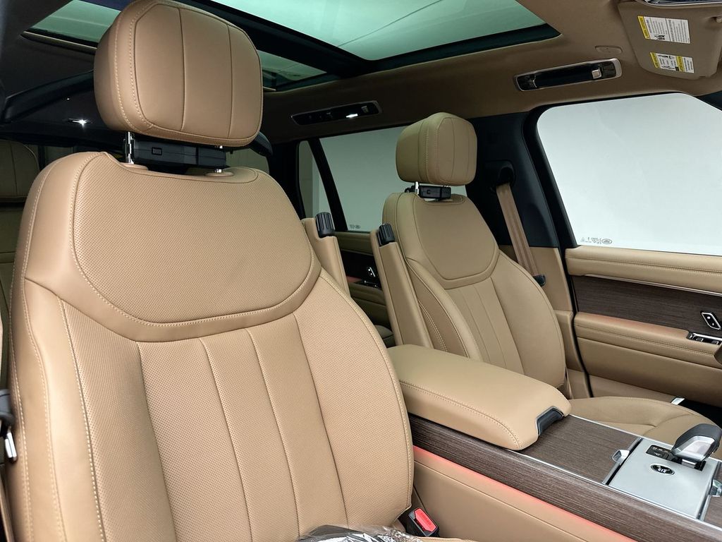 Thumbnail: 2026 Land Rover Range Rover - 6