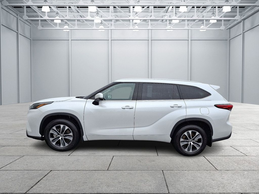 2022 Toyota Highlander XLE 7
