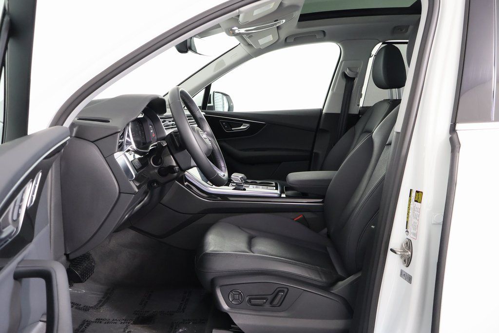 Thumbnail: 2021 Audi Q7 - 10