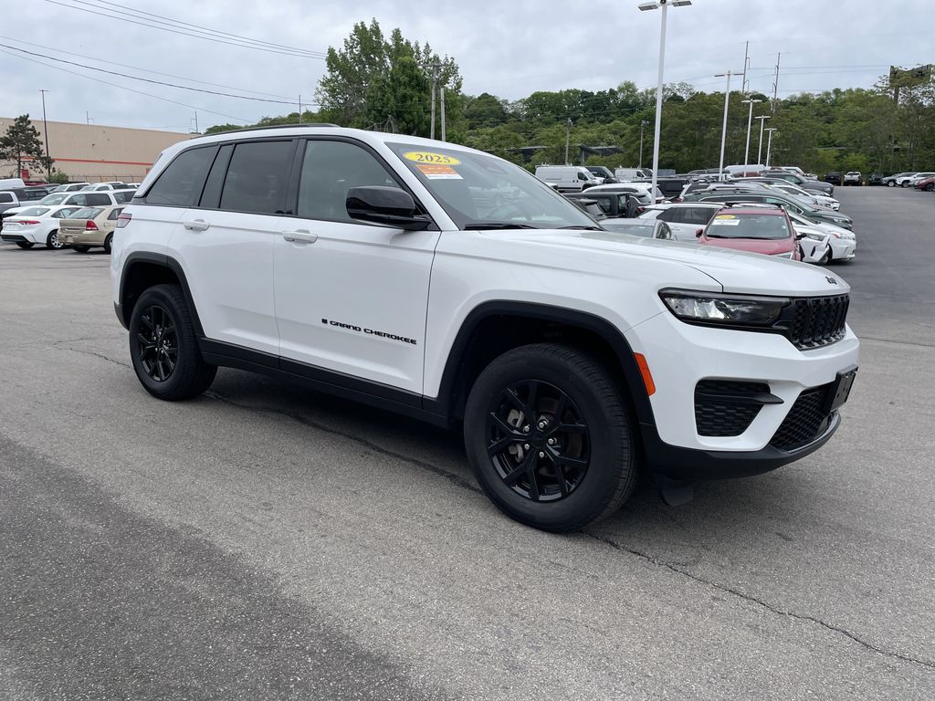 Used 2025 Jeep Grand Cherokee SUV
